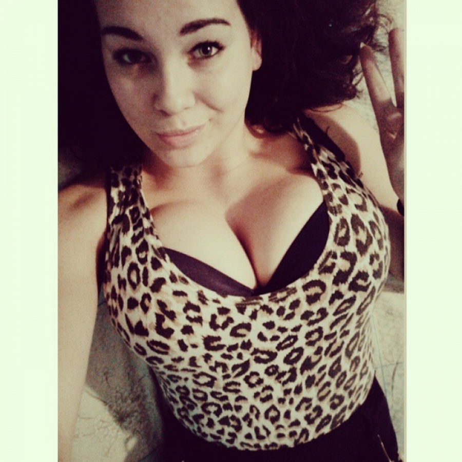 hot big boobs teen in bed