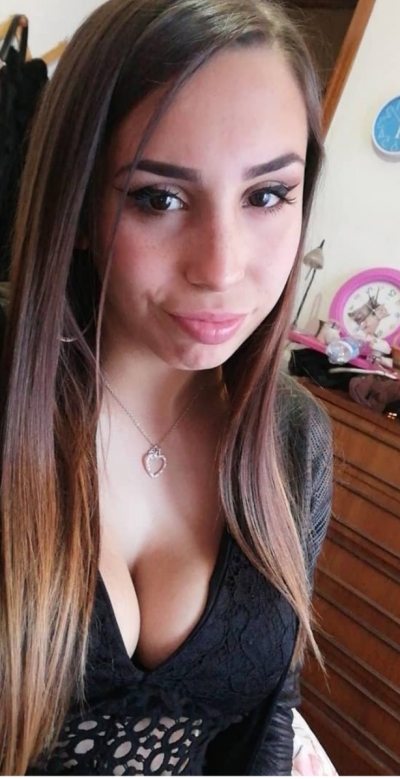 Busty brunette babe