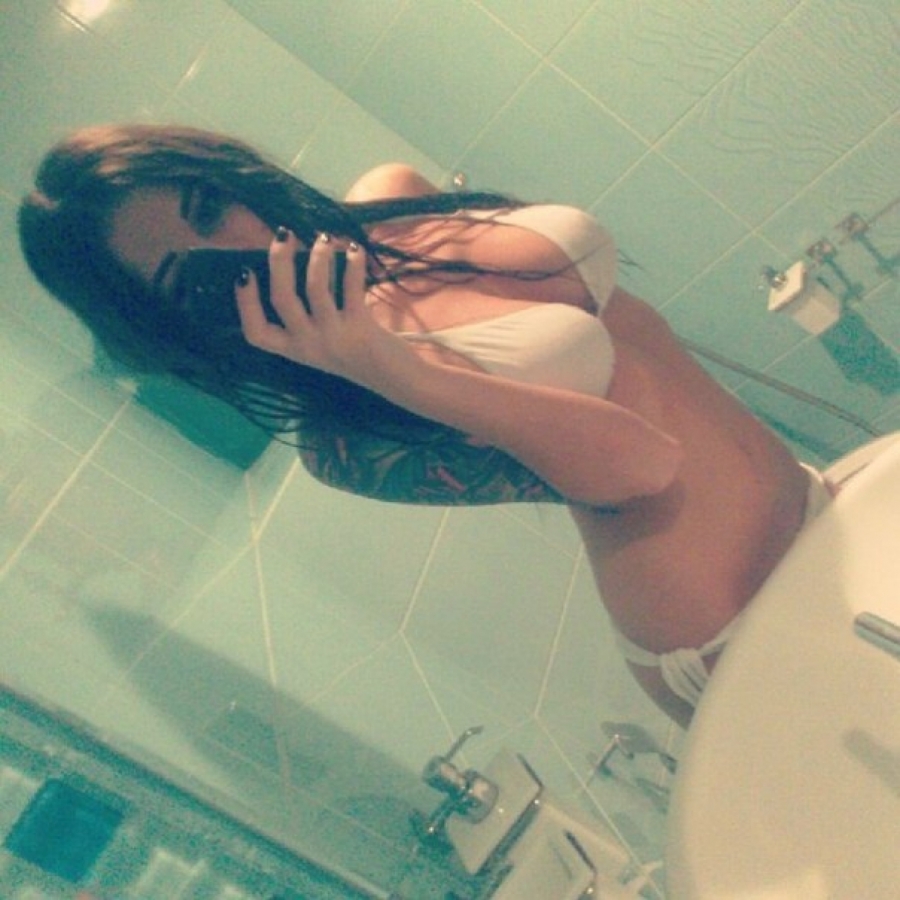 sexy bit tits topless blonde